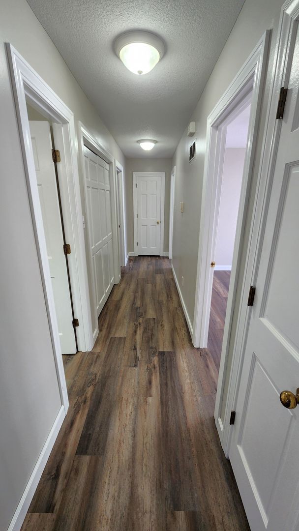 Building Photo - Lake Sherwood Executive 4BR, 3BTH home in Washburn Rural Schools!