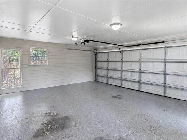 Building Photo - 4521 S Roberts Dr