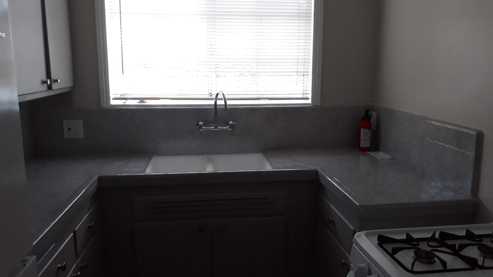 Kitchen - 5852 David Ave