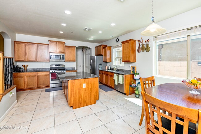 Building Photo - 8479 N Gaetano Loop