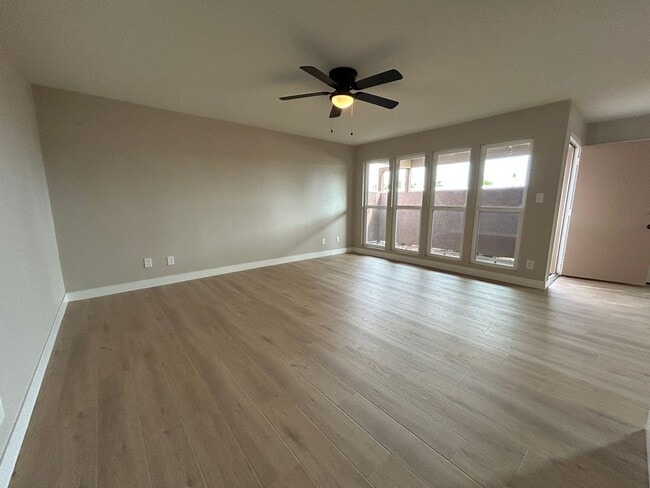 Building Photo - 2699 E Silk Oak Dr