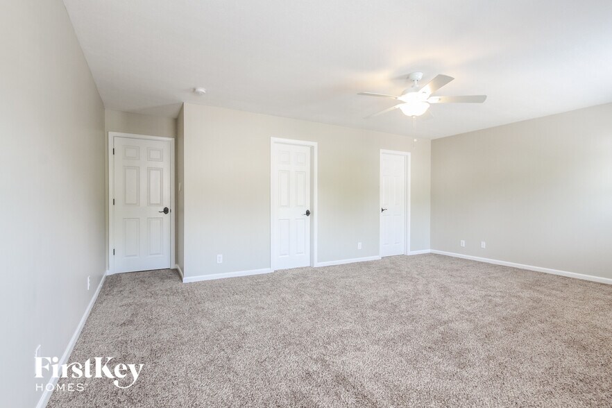Building Photo - 7203 Tresa Dr