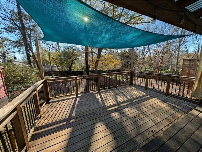 Building Photo - 1089 United Ave SE