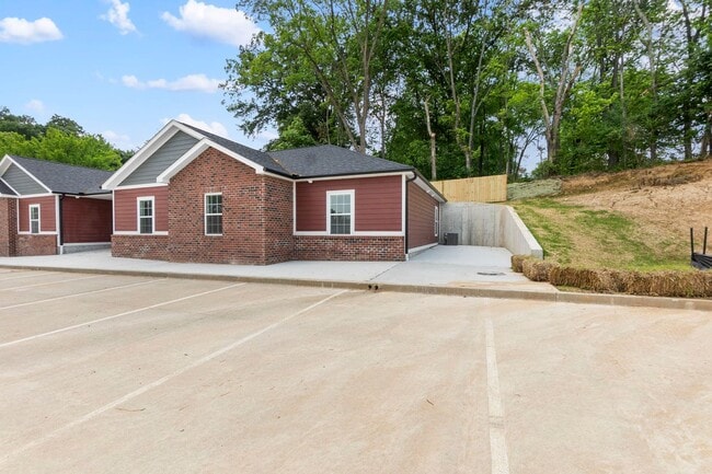 Building Photo - Bertling 1112 11