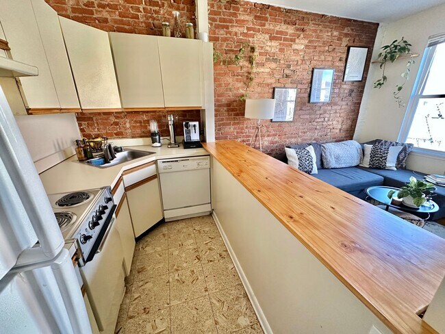 Building Photo - 0394 - Souliotis