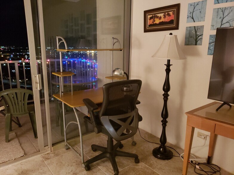 Desk - 98-410 Koauka Loop