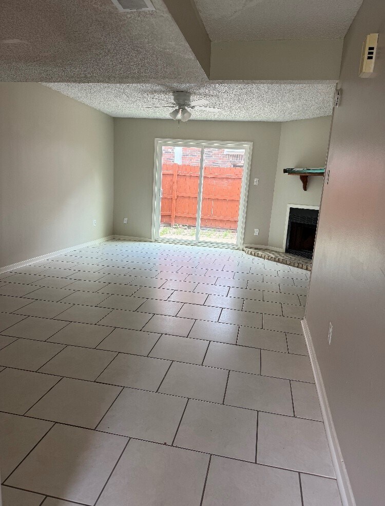 Building Photo - 8911 GSRI Ave