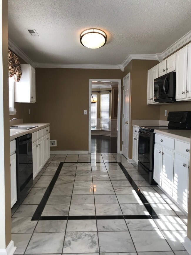 Building Photo - 113 Pennine Dr