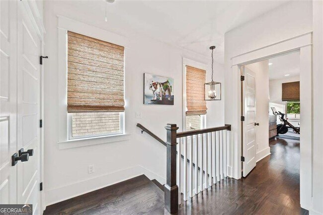 Building Photo - 222 Lampkin St NE