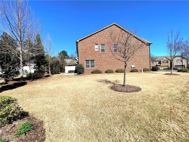 Building Photo - 2186 Hillview Dr NE