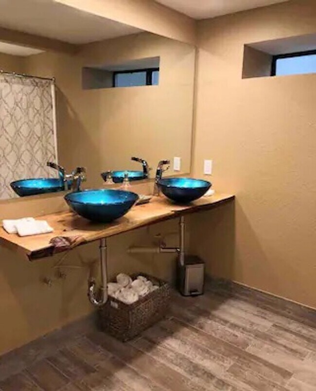 Building Photo - Great Contemporary Lake View Home above Burnt Mill Beach Club