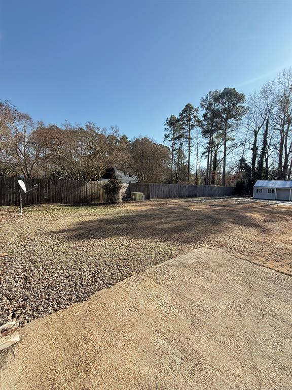 Building Photo - 6096 Coke Ln