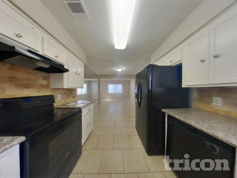 Building Photo - 5515 Fallengate Dr