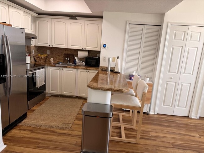 Building Photo - 3500 Coral Wy