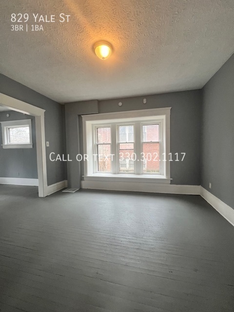 Building Photo - Three bedroom for rent - Akron OH