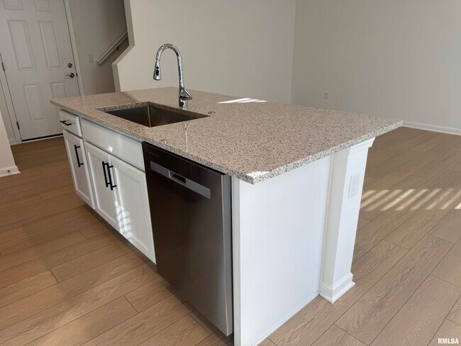 Building Photo - 5888 Butterfield Ct