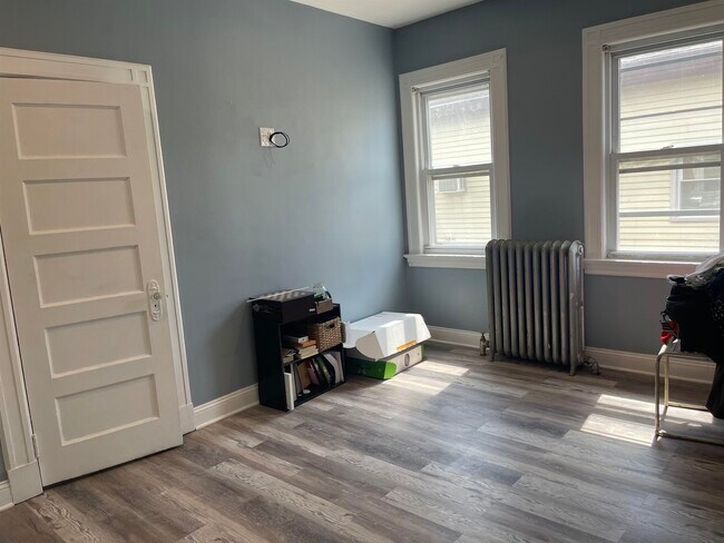 Building Photo - 125 Marsellus Pl