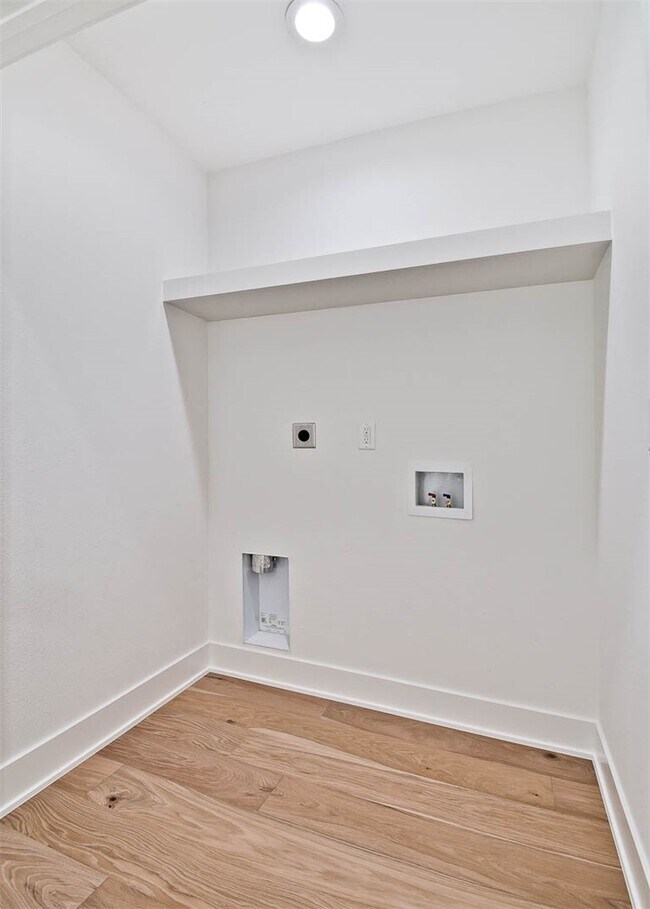 Building Photo - 210 NW 9th St