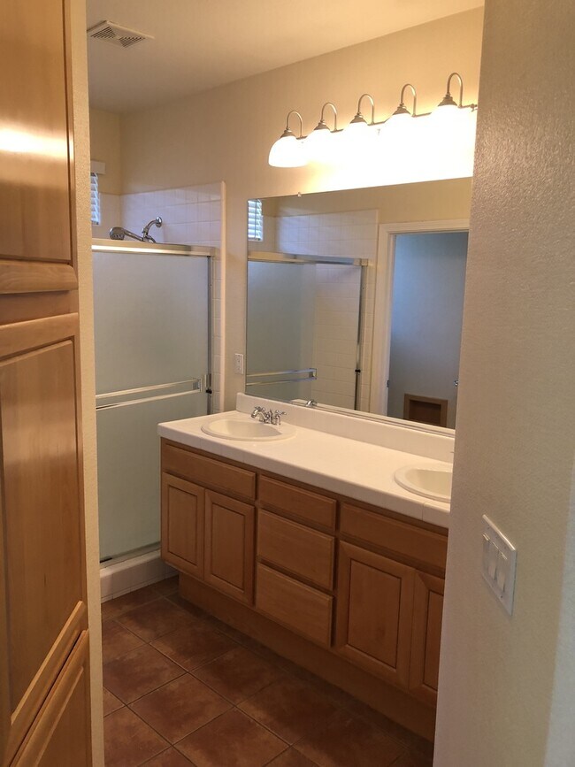 Building Photo - Highly Desired 4 Bedroom Empire Ranch Home!