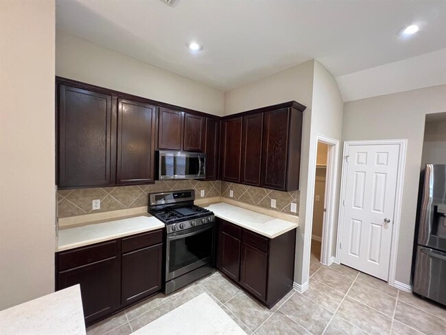 Building Photo - 922 Fulbourne Dr