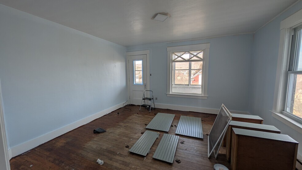 Building Photo - 412 Burgess St