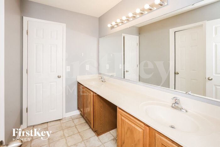 Building Photo - 17164 Tilbury Way