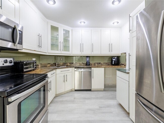 Primary Photo - 6300 S Falls Cir Dr