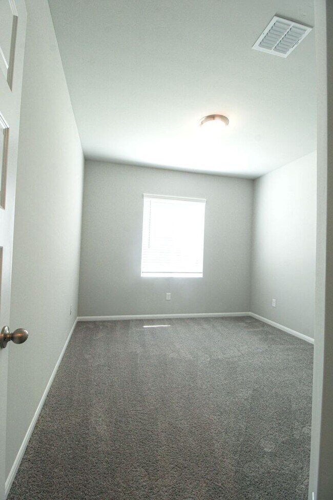 Building Photo - 3713 Tripps Pl