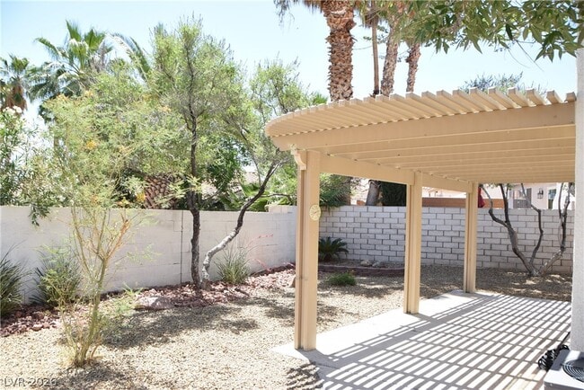 Building Photo - 701 Inglenook Dr