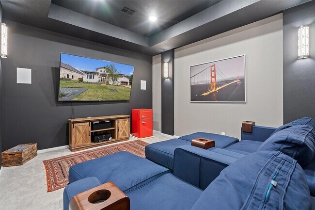 Building Photo - 105 Bisset Ct