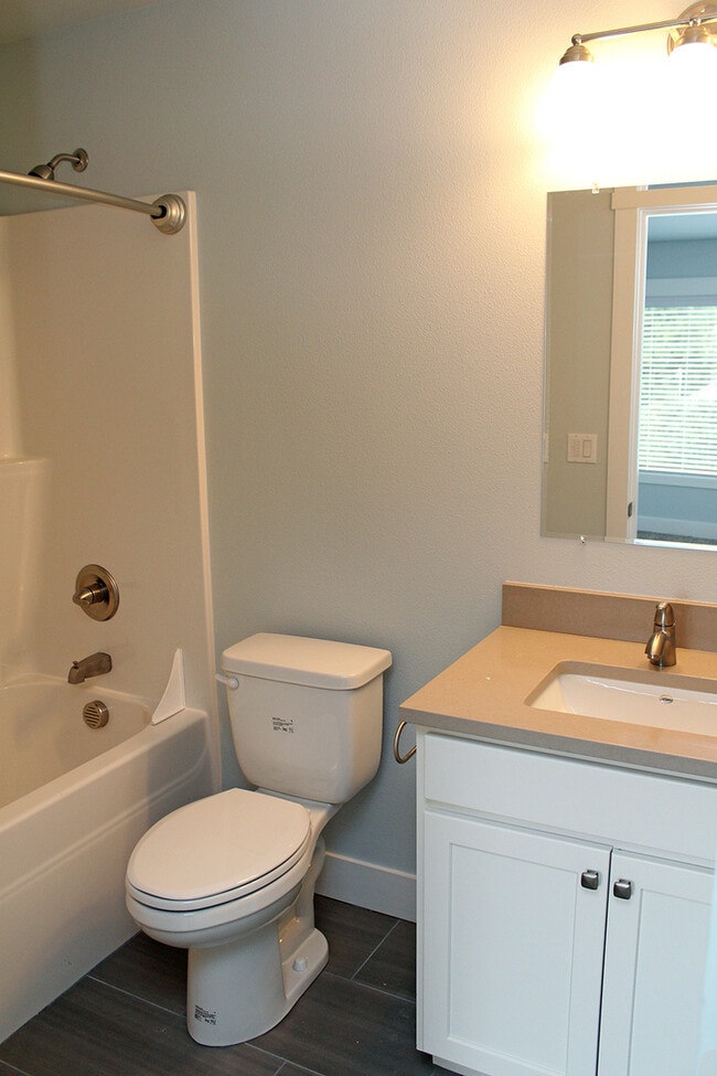 Building Photo - 827 NW Victoria Ave