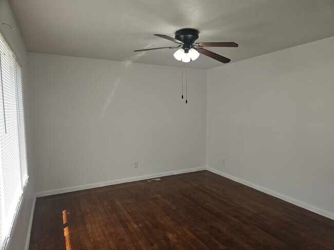 Building Photo - 619 Berwick Dr