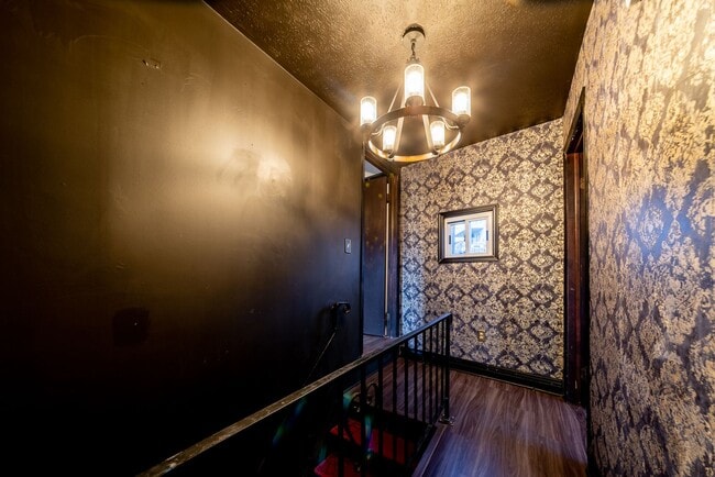 Building Photo - Available August 2026 - 2 Bedroom Home w/ LOADS of Character & Central AC Throughout!