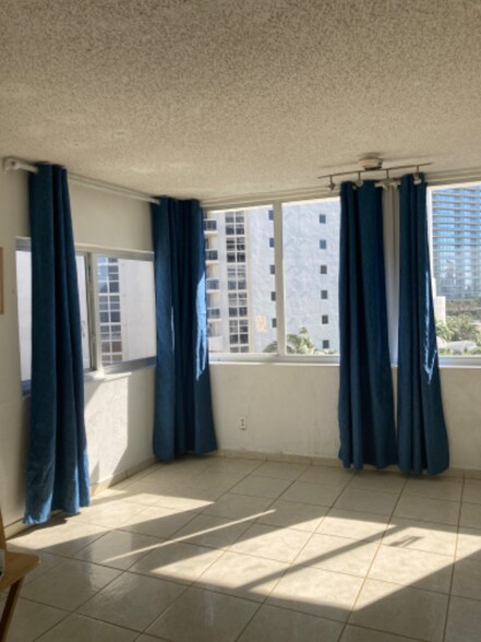 Building Photo - 19201 Collins Ave