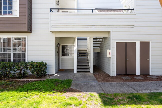 Building Photo - 513 Jibstay Ln