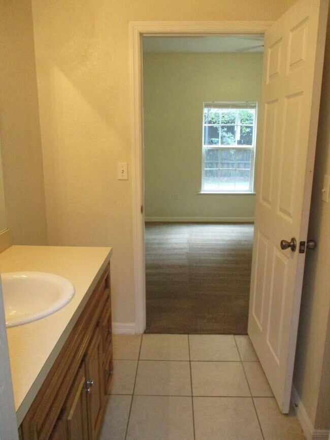 Building Photo - 2/2 Eagle Trace