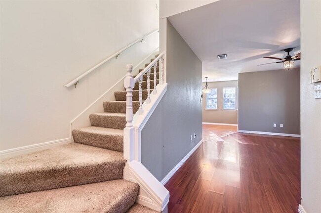 Building Photo - 13003 S Madrone Trail