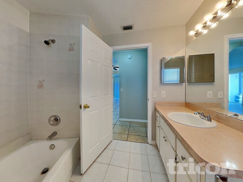 Building Photo - 193 Rosedale Ave