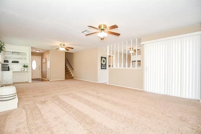 Building Photo - 10807 Sugar Hill Dr