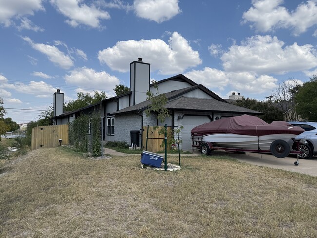 Building Photo - Yucca Drive