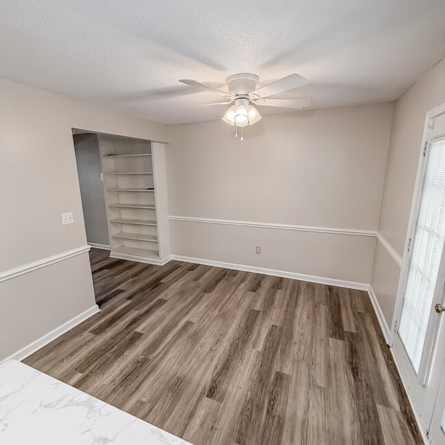 Building Photo - 2903 Cedar Creek Rd