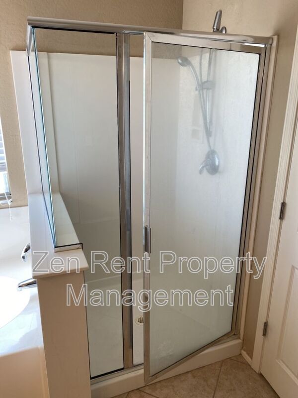 Building Photo - 2541 W Canyon Way