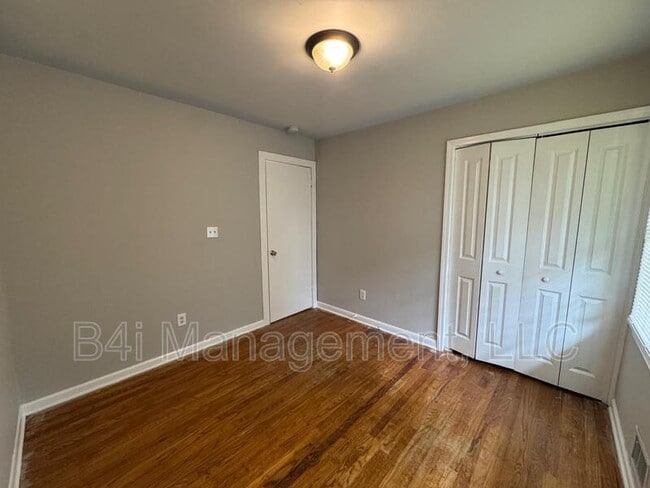 Building Photo - 454 Clara Dr