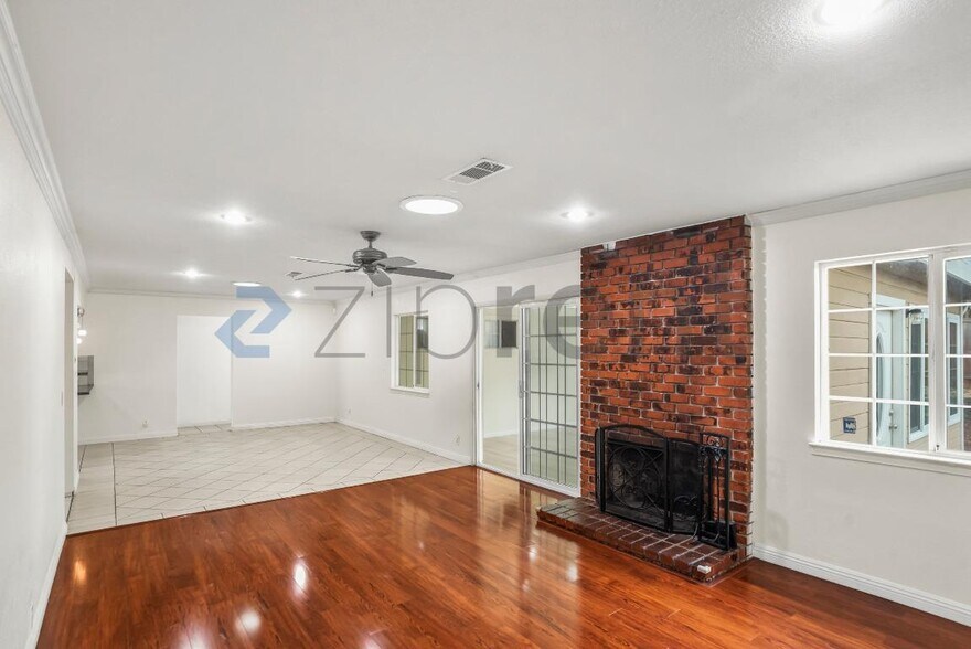 Building Photo - 3350 Denton Way