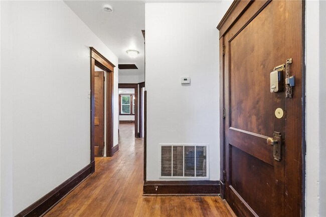 Building Photo - 407 Biddle Ave