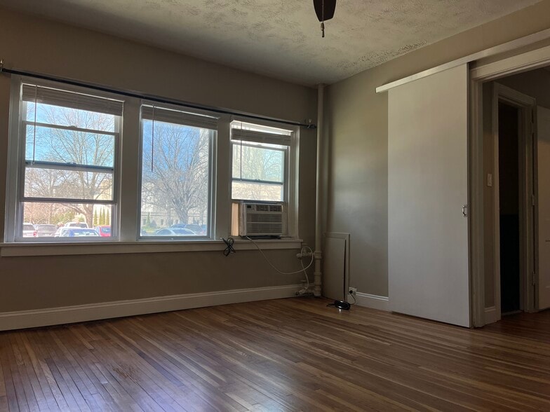 Building Photo - 1630 H St