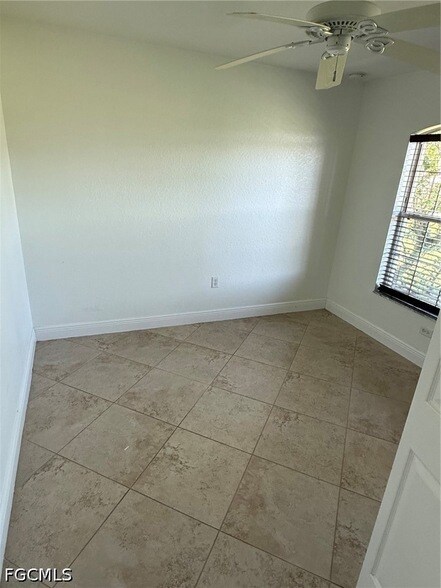 Building Photo - 1306 SW 35th Terrace