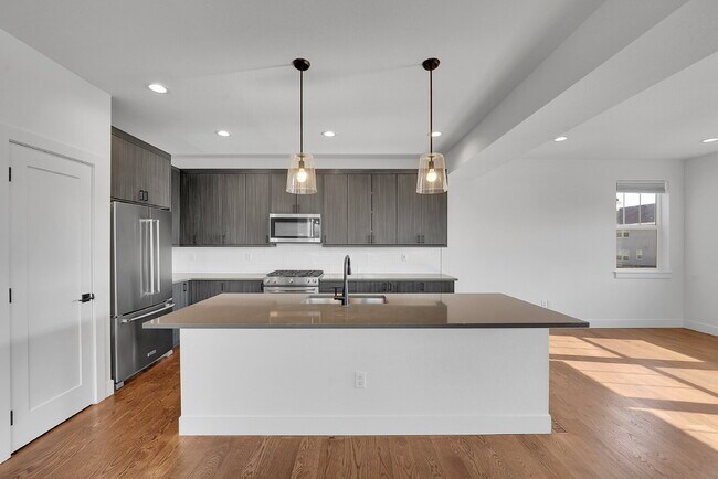 Building Photo - $3,195 - 3 Bed, 2.5 Bath Home in Thornton ...