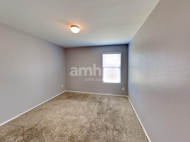 Building Photo - 2203 Shady Birch Dr