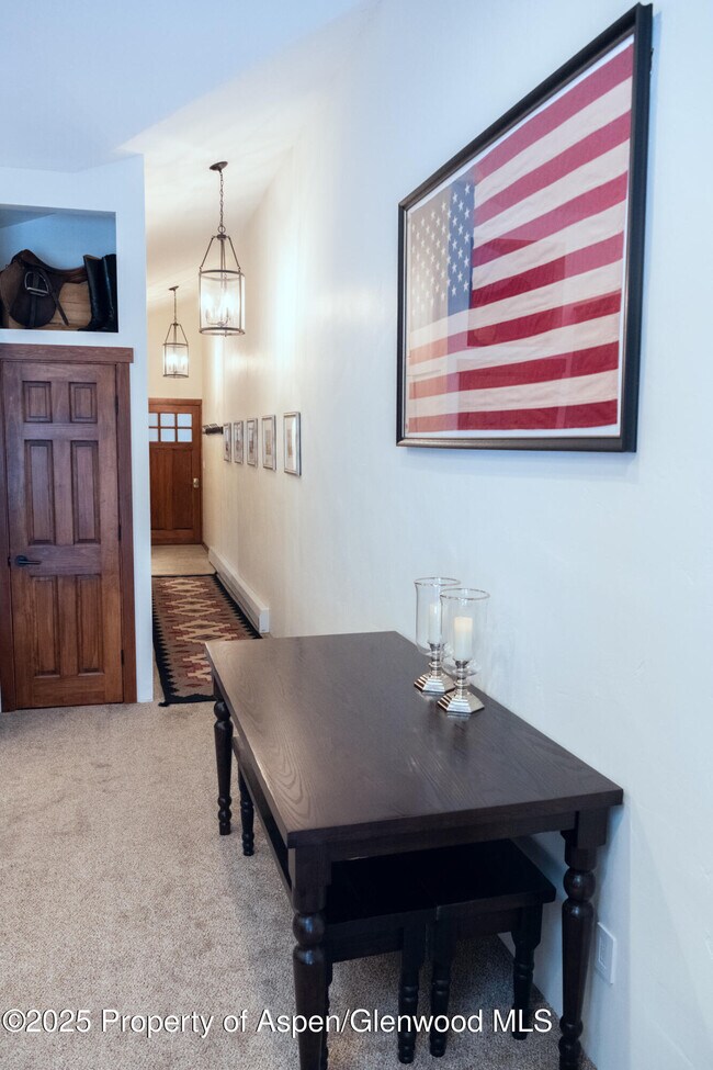 Building Photo - 700 S Monarch St